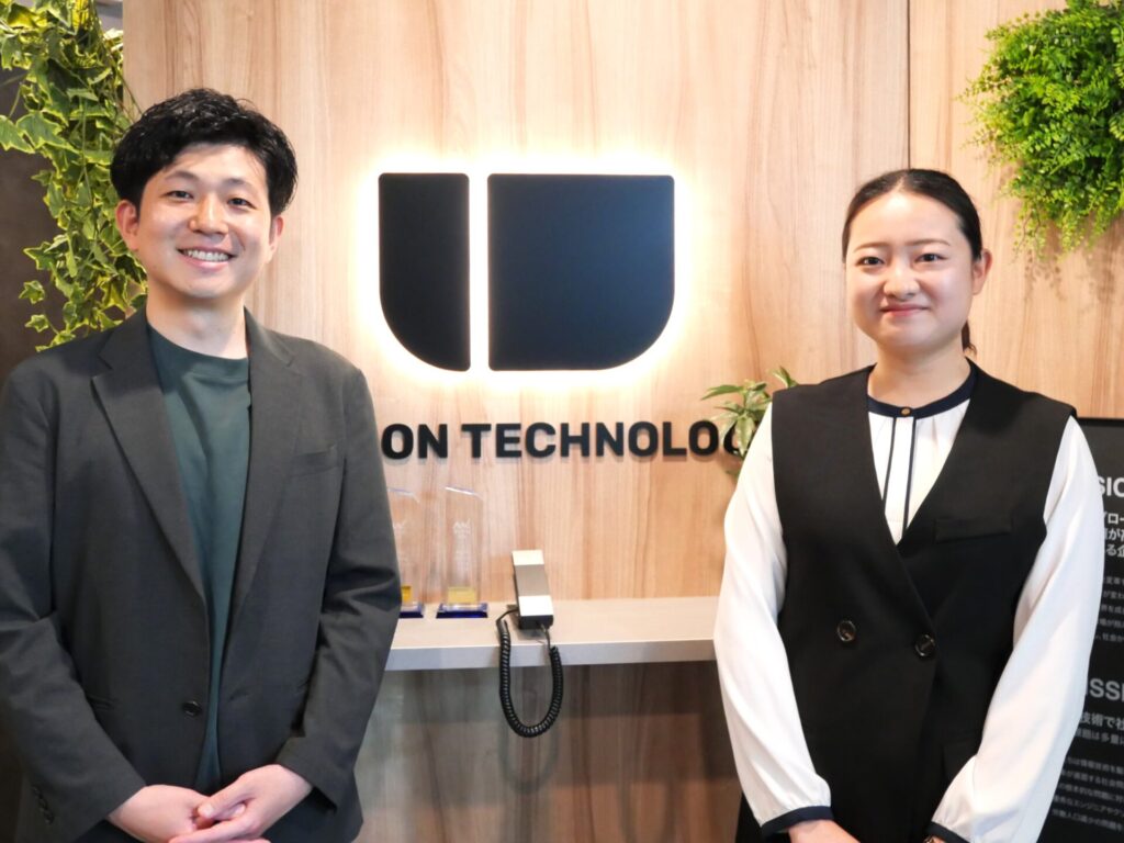 キャリアアドバイザーの佐瀬さん（左側）と大村様（右側）