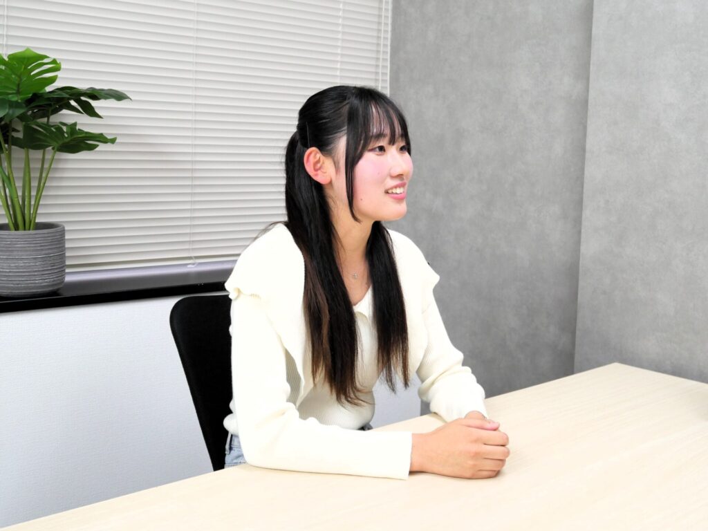 インタビュー中の増田さん